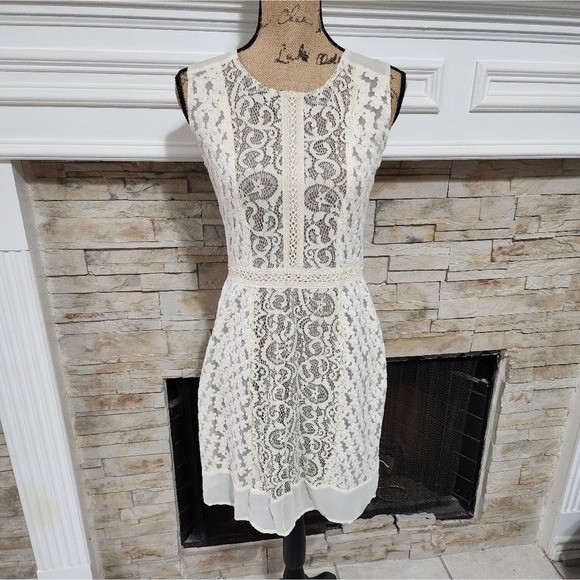 Chelsea and‎ Violet embroidered Victorian style lace sheath dress size medium - Picture 1 of 8